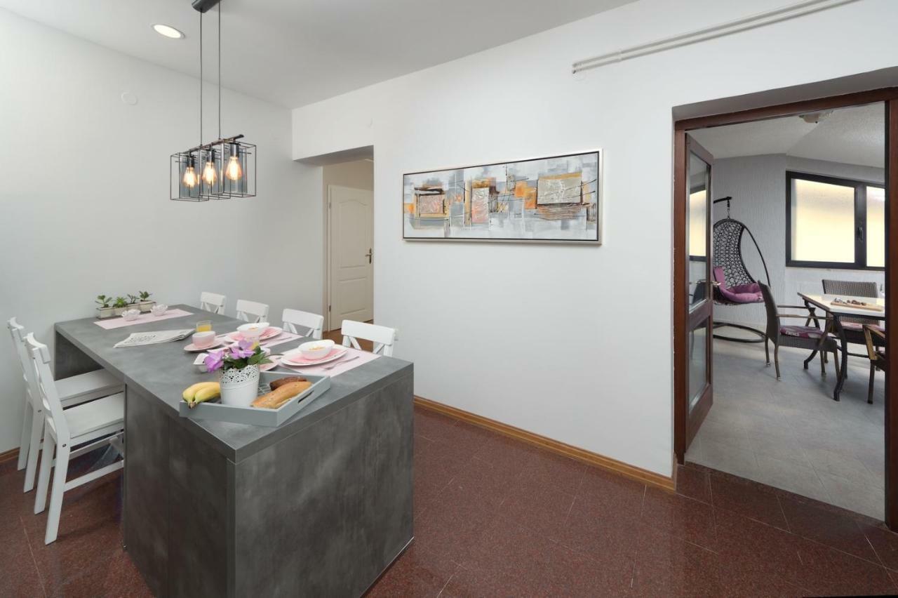 Apartments Sasha Pula Extérieur photo